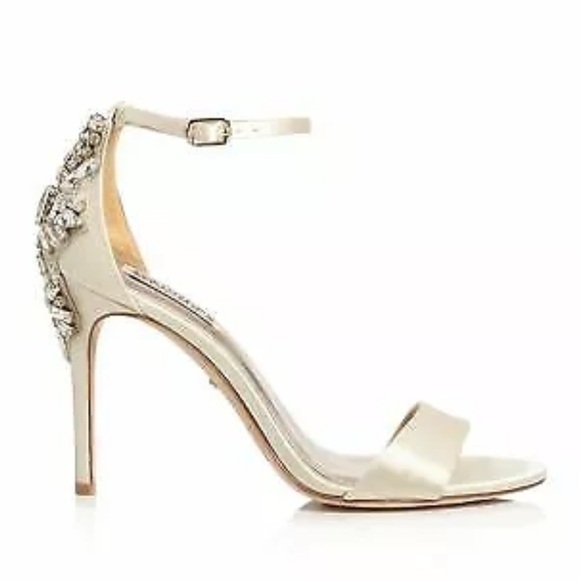 Badgley Mischka
Galia Square Toe Crystal Jeweled Dress Sandals size 7 - Picture 1 of 9